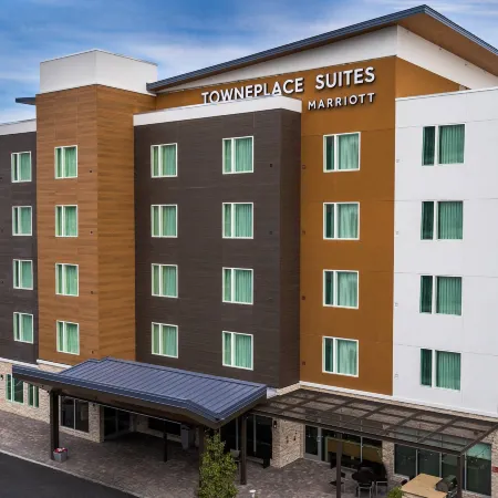 TownePlace Suites Las Vegas Stadium District Отели рядом с достопримечательностью «Арена «Т-Мобайл»»