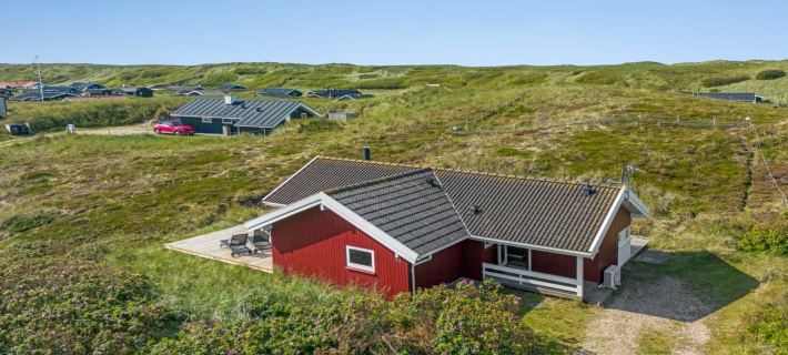 "Emelie" - 200m from the Sea Hotels in Bjerregard