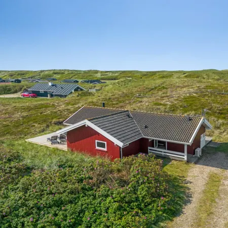 "Emelie" - 200m from the Sea Hoteles en Bjerregård