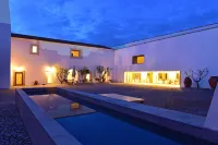 Pousada Convento de Arraiolos – Historic Hotel - Pools