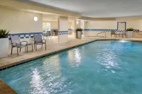 Fairfield Inn & Suites Warner Robins - piscina