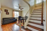 Quiet Cheektowaga Retreat 23 Mi to Niagara Falls!