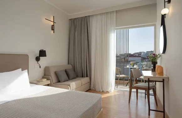 普雷韋扎城市凱富酒店