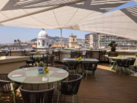 UNA ホテルズ ナポリ ナポリのホテル