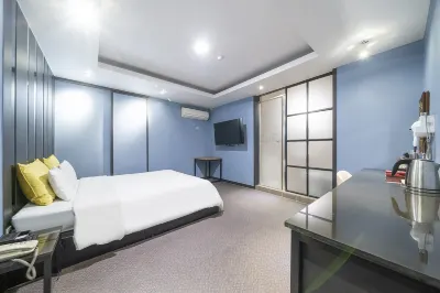 Anseong W Hotels near Seoil Farm