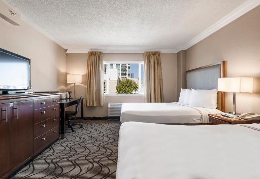 잭 런던 인 주변 환경