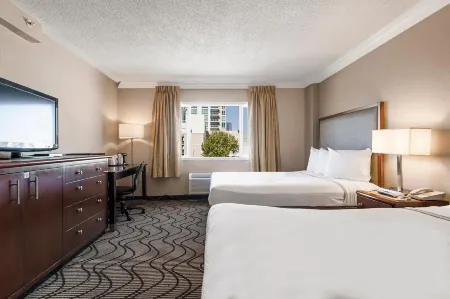 Jack London Inn Отели рядом с достопримечательностью «Crescent Lawn | UC Berkeley»