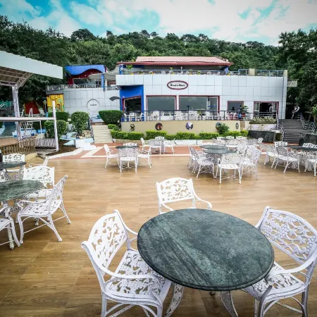 MPT Wind N Waves Cottages, Bhopal Отели рядом с достопримечательностью «Taj Mahal Palace»
