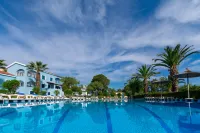 Govino Bay - Pools