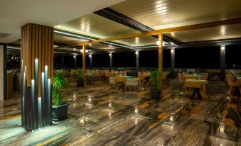 City Point Beach & Spa Hotel