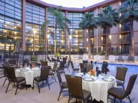 Embassy Suites by Hilton Phoenix Biltmore Hotels near 5 & Diner - N. 16th St.