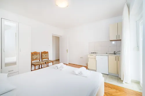 Studio Apartments Near Center 4 - 2-Star