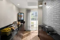 Fairfield Inn & Suites Portland West/Beaverton - breakfast