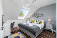 Beautiful Flat Town Centre 55 Inch Smart TV + Netflix Hotels in Andover