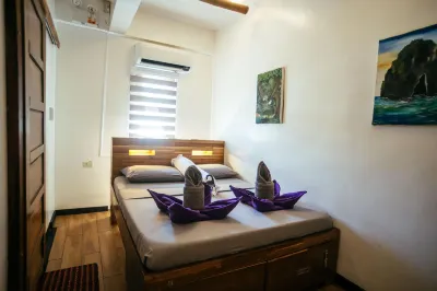 Outpost Beach Hostel - Adults Only