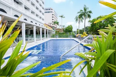 Cairns Harbourside Hotel