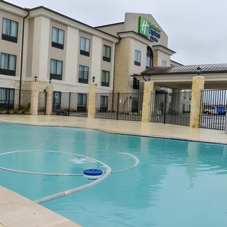 Holiday Inn Express & Suites CUERO by IHG