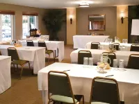 Larkspur Landing Extended Stay Suites Hillsboro