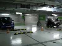 金皮羅斯酒店 - 停車場
