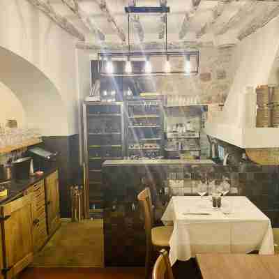 Hostellerie la Fontaine Dining/Meeting Rooms