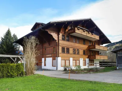 Marie-Soleil Est Hotels near Urs von Unger Gallery