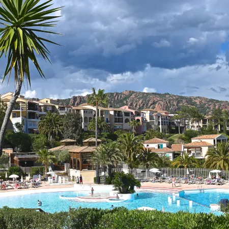 Le Village (C1201)