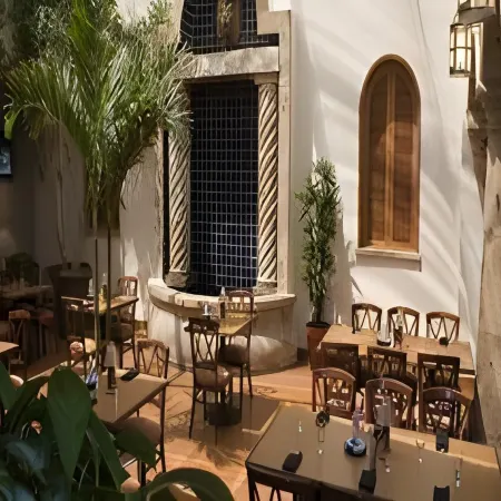 Mcm Eleganté Hotel & Conference Center