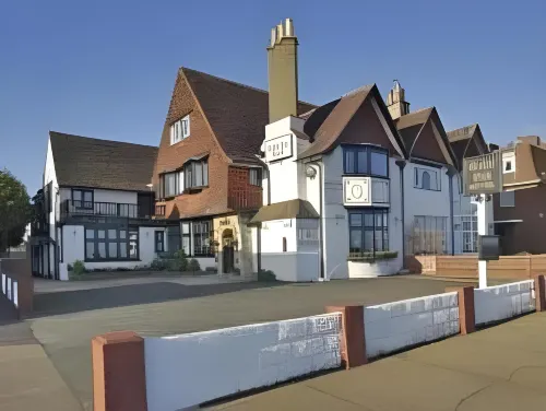 Gable End Hotel فنادق في Ormesby St. Michael