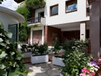 Locanda dei Buoni e Cattivi Hotels in Elmas