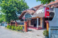 OYO Collection O 1032 Rahayu Residence Syariah Hotels in Kedawung