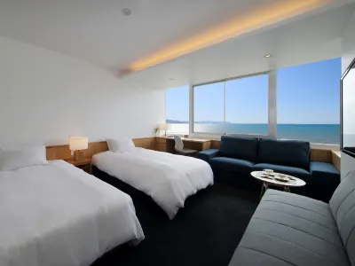 Yuhikaigan Shokaku Hotels near Okinoshima Island
