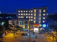 Hotel NEO Cirebon by ASTON Hotels in Kejaksan