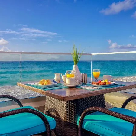 Sea Breeze Beach House All Inclusive by Ocean Hotels