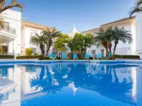 Apartamentos Marina Turquesa โรงแรมในเนร์คา