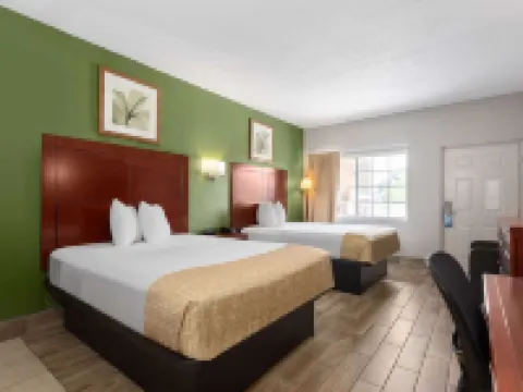 Travelodge Suites by Wyndham Lake Okeechobee Hoteles en Condado de Okeechobee