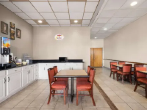 Super 8 by Wyndham Longview/North Hotels in Longview