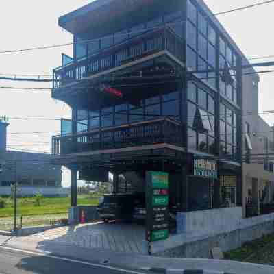 Urbanview KeTemon Hotel & Resto Yia by RedDoorz Hotel Exterior