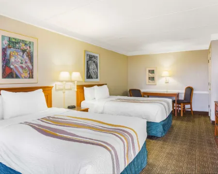 Super 8 by Wyndham Eagle Pass イーグル・パスのホテル