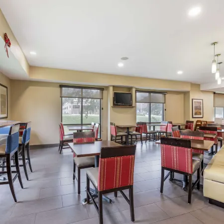 Comfort Suites East Lincoln - Mall Area