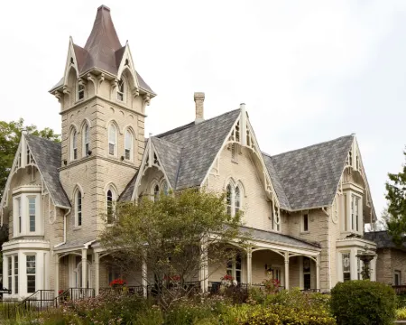 Elm hurst Inn & Spa Hotels in Oxford County