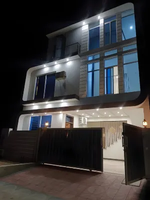 Tabi's Inn Guest House Hotel dekat Islamabad International Airport