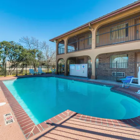 Econo Lodge San Marcos University Area