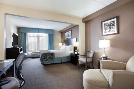 Wingate by Wyndham Garner/Raleigh South Отели рядом с достопримечательностью «Уэйк Крисчен Академи»