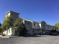 Super 8 by Wyndham Salmon Hotels in Salmon