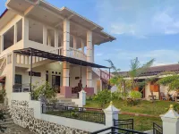 Intayu Homestay RedPartner Hotels near Desa Wisata Gubugklakah ꦒꦸꦧꦸꦏ꧀ꦏ꧀ꦭꦏꦃ