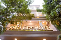 Phú Gia Hotel Các khách sạn gần Thánh thất Tân Kim