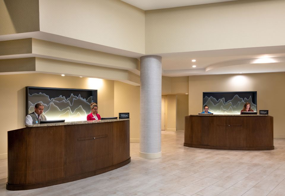 3. 더블트리 바이 ..