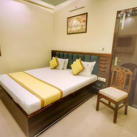 Hotel Pragati Palace