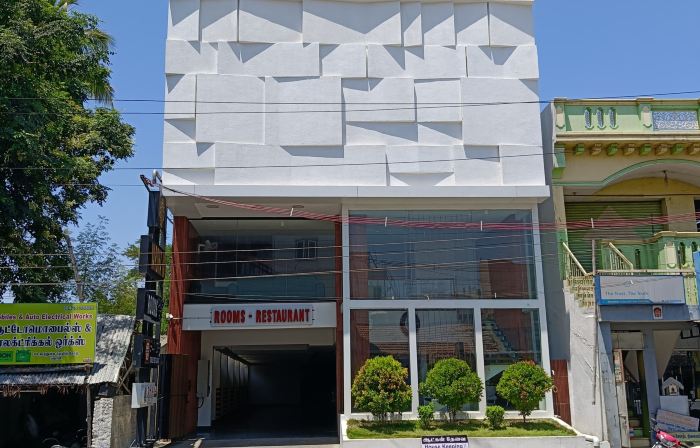 Hotel Vardha Inn