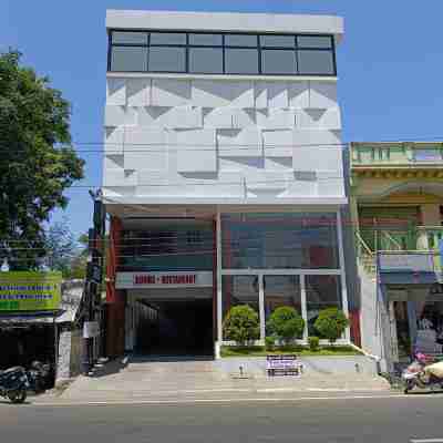Hotel Vardha Inn Hotel Exterior